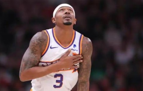 官方平台-转机！比尔愿放弃交易否决权 或联手字母哥利拉德