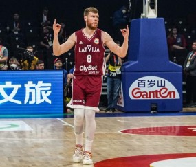 尽力了！贝尔坦斯13中5&amp;amp;三分10中4拿到16分 另有10板1助2断1帽