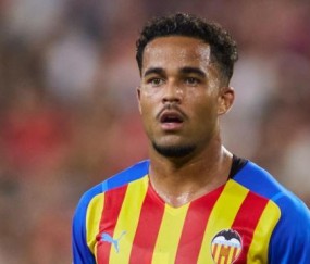 官方平台-英超诸侯推动劳工证改革，拍巨资“贿赂”足总