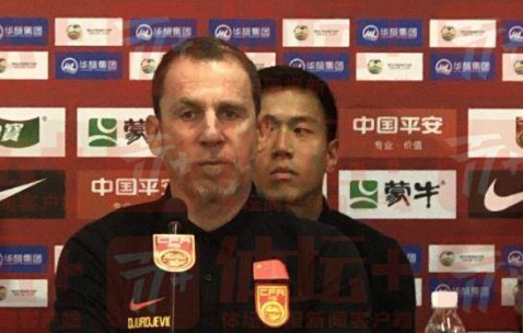 游戏-久尔杰维奇：全面了解球员情况 用聪明的方式踢球